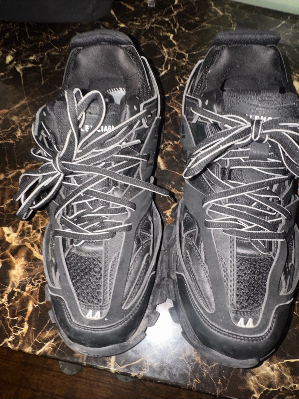 Men's Black Performance Sneakers with Reflective Accents